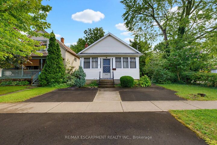 Property Photo: 22 Mildred Avenue ON L2R 6J1