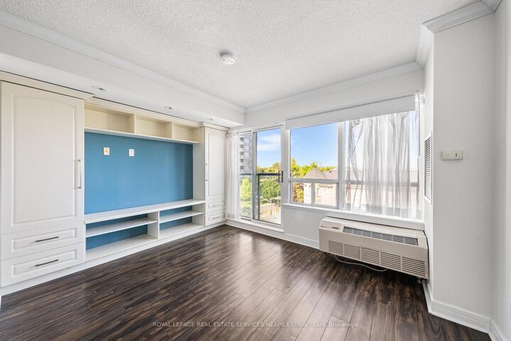 Property Photo: 19 Avondale Avenue 411 ON M2N 0A6