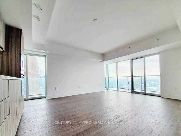 Property Photo:  955 Bay Street 2707  ON M5S 0C6 