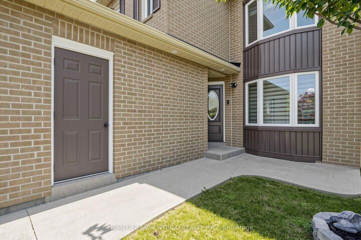 Property Photo:  136 Reed Drive  ON L1S 6V2 