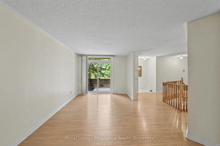 245 Elgin Street W 201 — photo 1