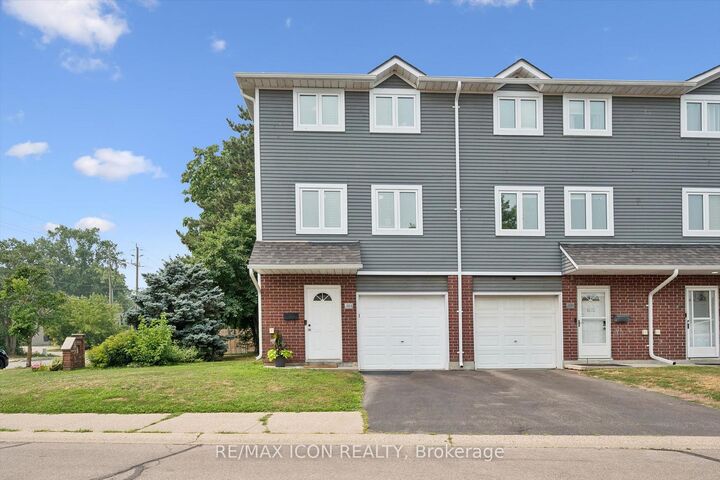 Photo de la propriété:  38 Harris Avenue A  ON N3R 2E9 