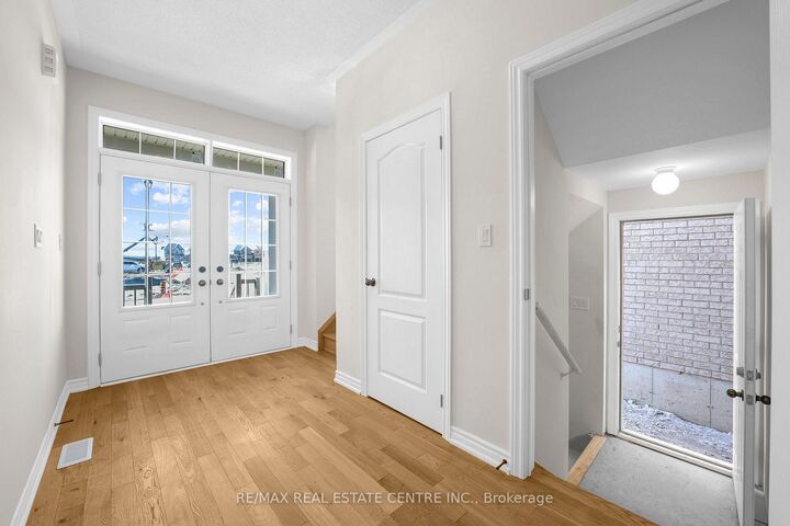 Property Photo:  15 Lawrence D. Pridham Avenue  ON L9R 0X1 