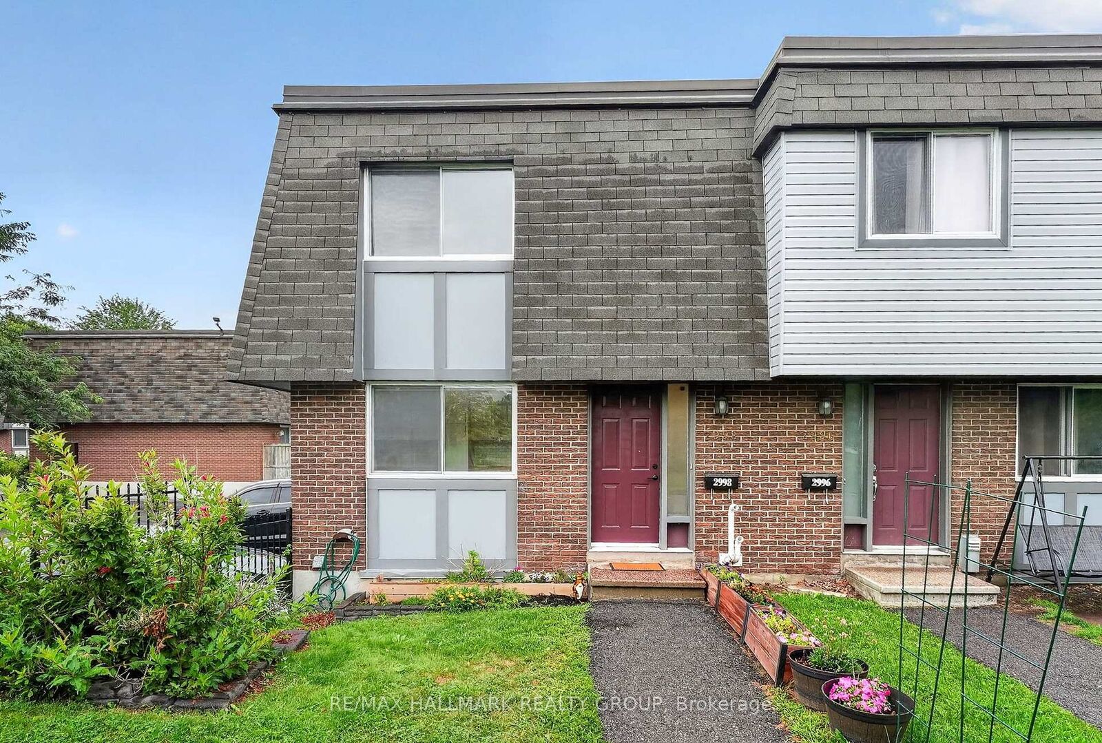 Property Photo: 2998 Fairlea Crescent ON K1V 8T7