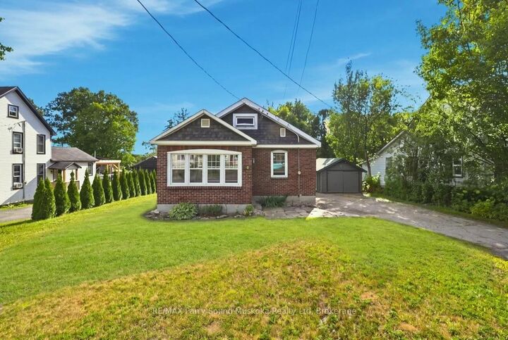 40 Waubeek Street — photo 1