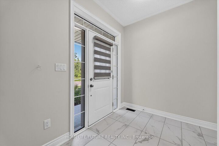 Property Photo: 291 Kirkham Drive ON L3S 0E9