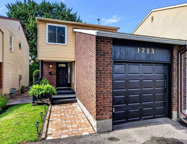 Property Photo:  1723 Lafrance Drive  ON K1E 2H1 