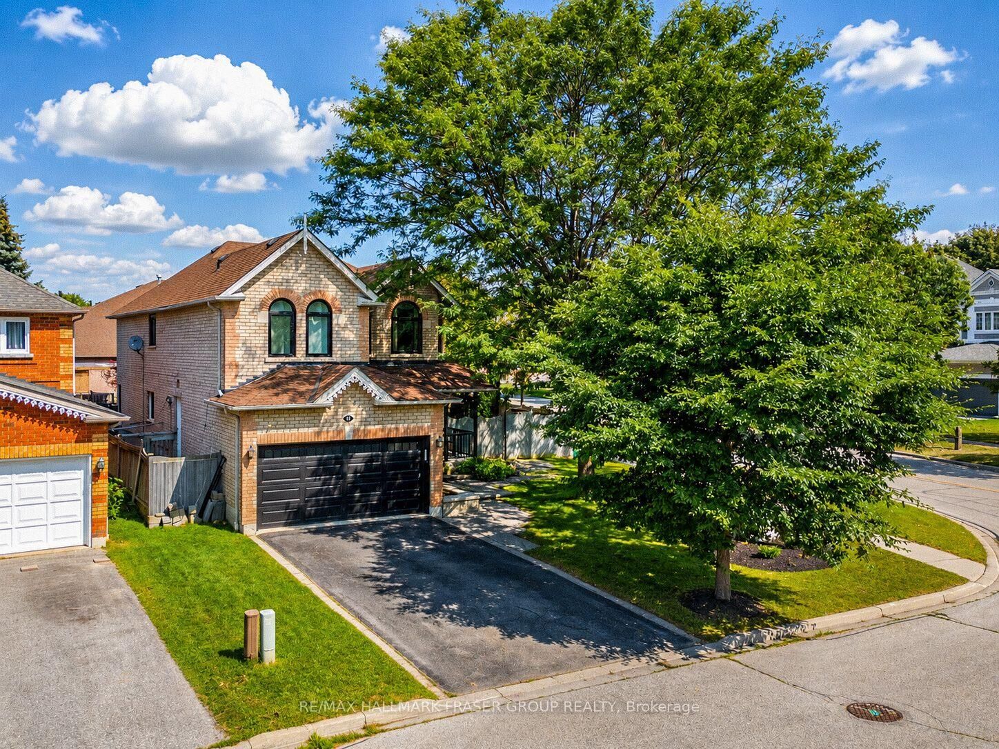 Property Photo: 1 McNeilage Court ON L1T 3Z5