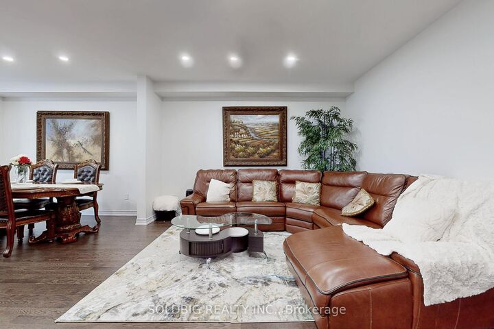 Property Photo: 1265 Chee Chee Landing ON L9E 1L2