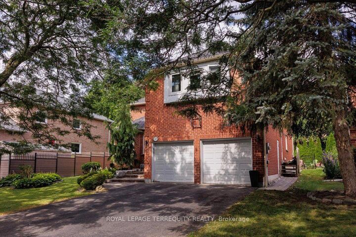 Property Photo: 1207 Dogwood Crescent ON L6J 7J2
