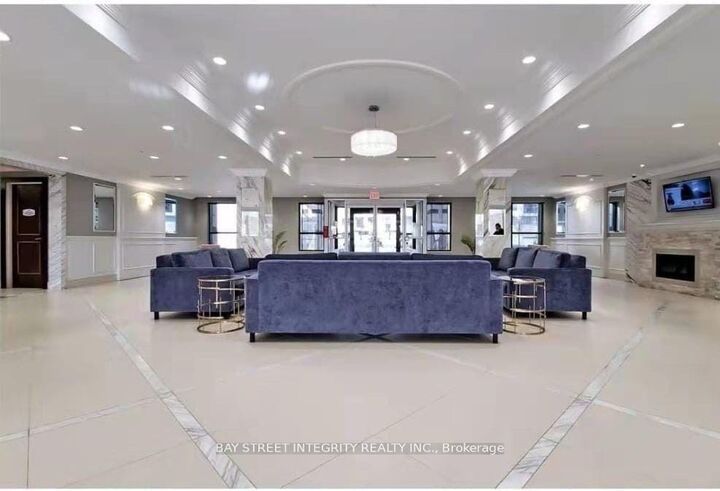Property Photo: 38 Cedarland Drive 701 ON L6G 0G7