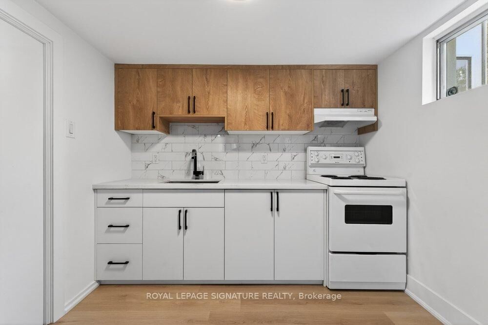 Property Photo:  297 Kennedy Road Basement  ON M1N 3P6 