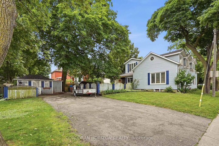 Property Photo: 153 Montrose Street N ON N3H 2H5
