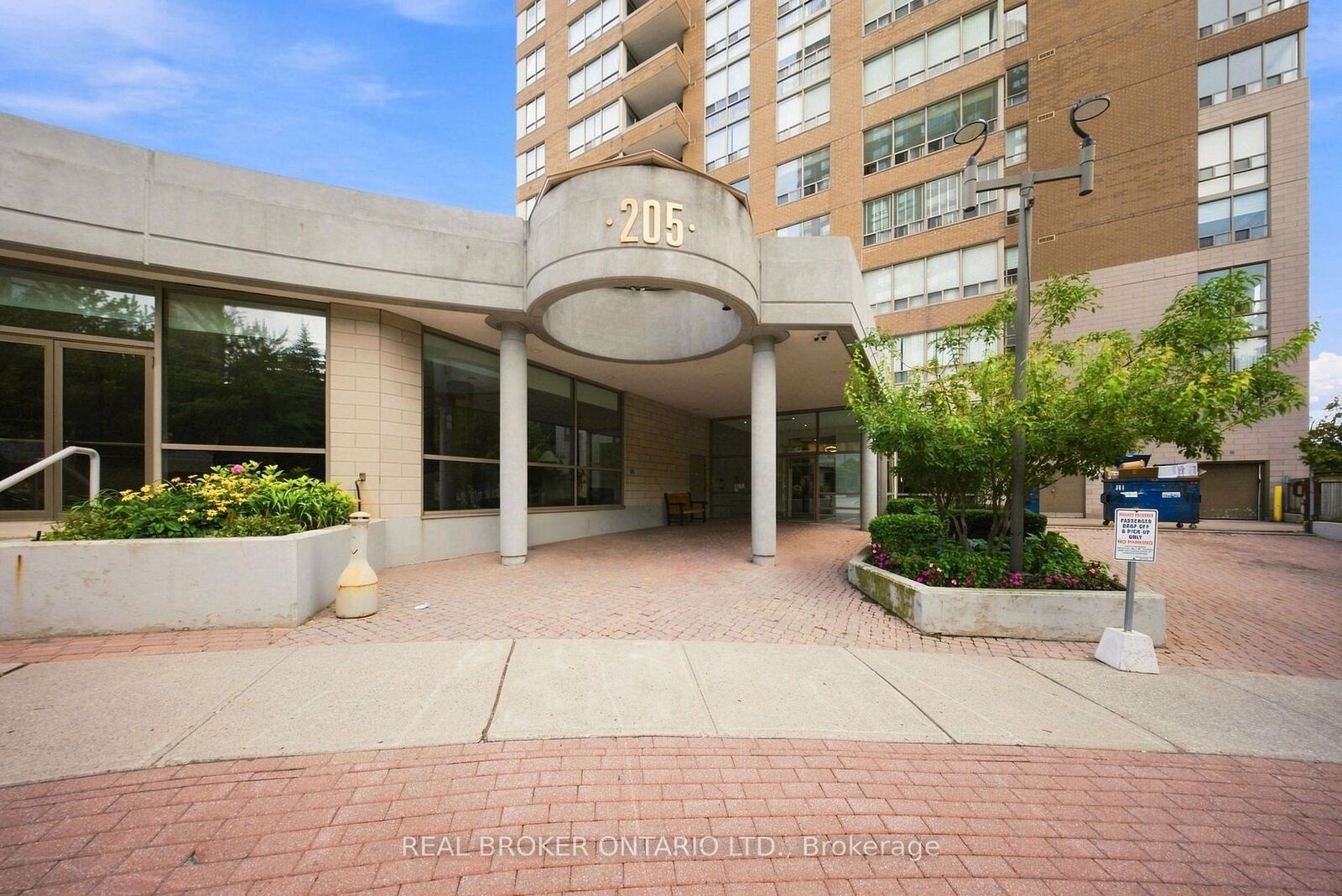 Property Photo:  205 Wynford Drive 2207  ON M3C 3P4 