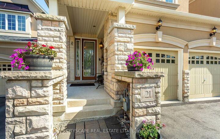 Property Photo: 485 Pringle Avenue 21 ON L9T 8A9