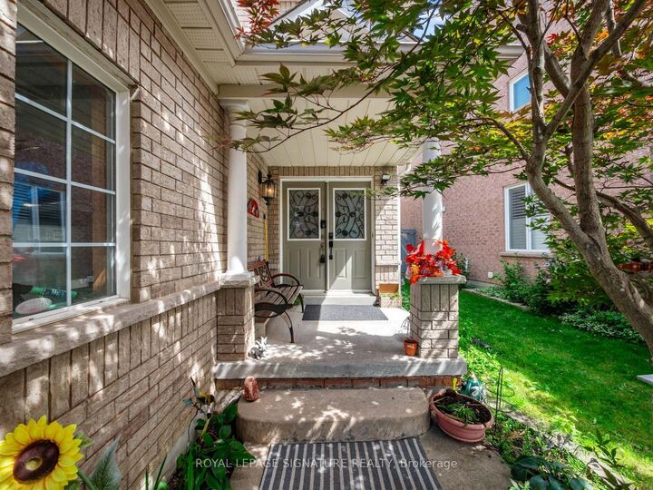 Property Photo: 26 Tomscot Avenue ON L4E 4M2