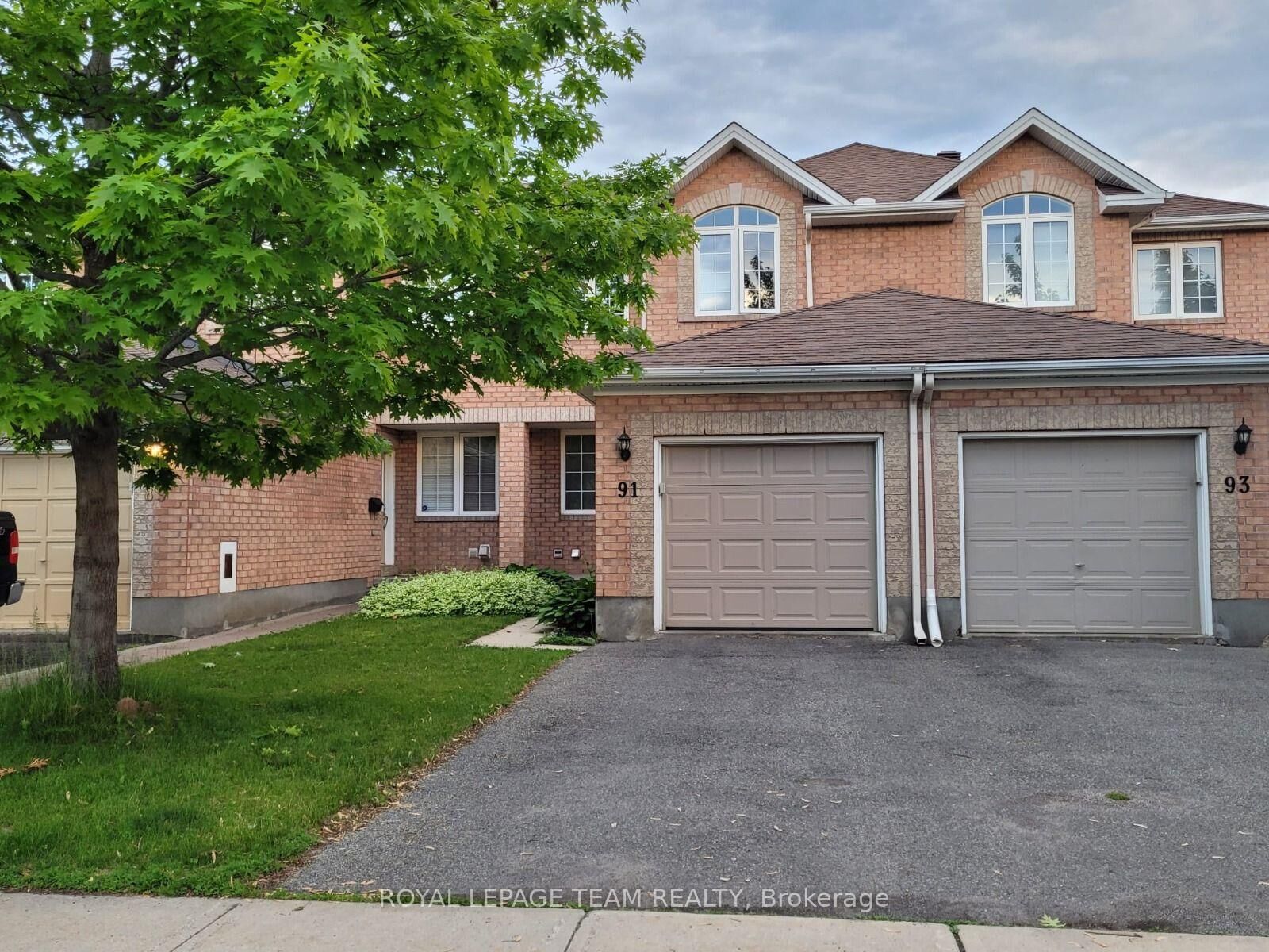 Property Photo:  91 Scout Street  ON K2C 4C9 