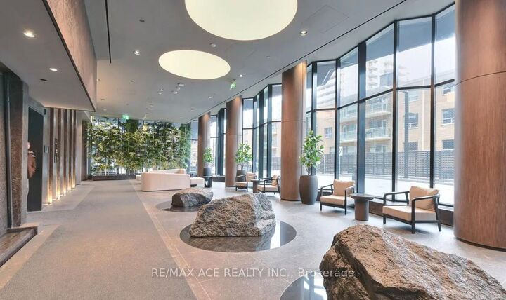 Property Photo: 110 Broadway Avenue 2213 ON M4P 1V7