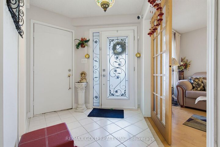 Photo de la propriété:  51 Alaskan Summit Court  ON L6R 1N9 