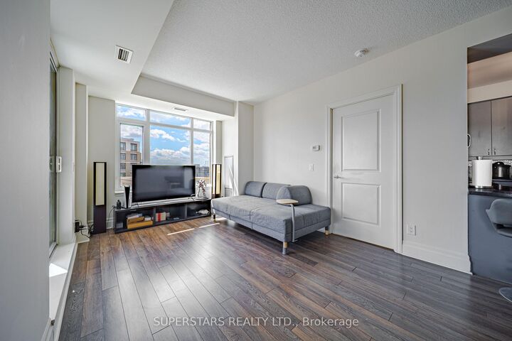 151 Upper Duke Crescent 809 — photo 1
