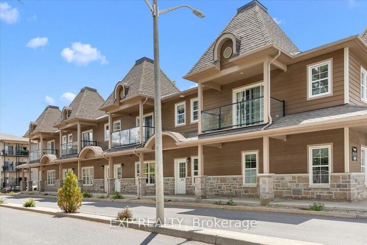 Photo de la propriété:  245 Equinox Drive E 202  ON K0A 1W0 
