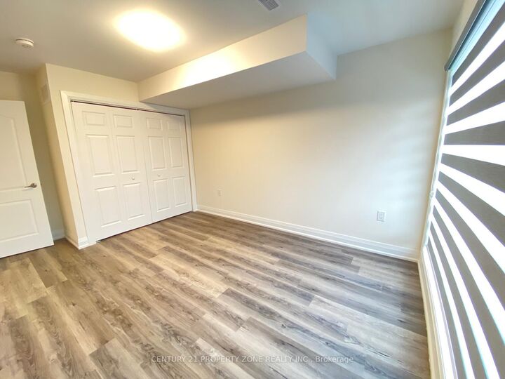 Property Photo:  183 Victoria Street 3  ON N2H 5C5 