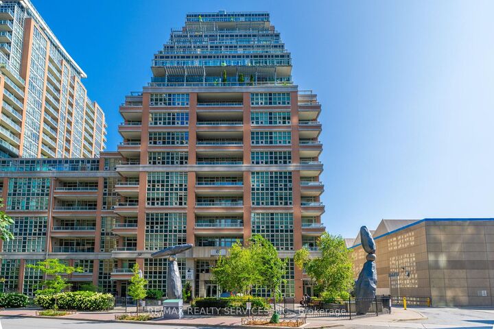 Property Photo: 85 East Liberty Street 1802 ON M6K 3R4