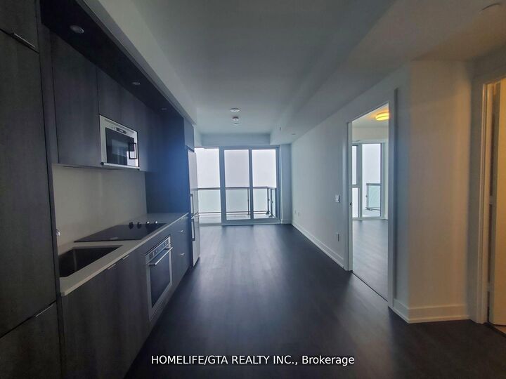 Property Photo: 30 Inn On The Park Drive 3806 ON M3C 0P7