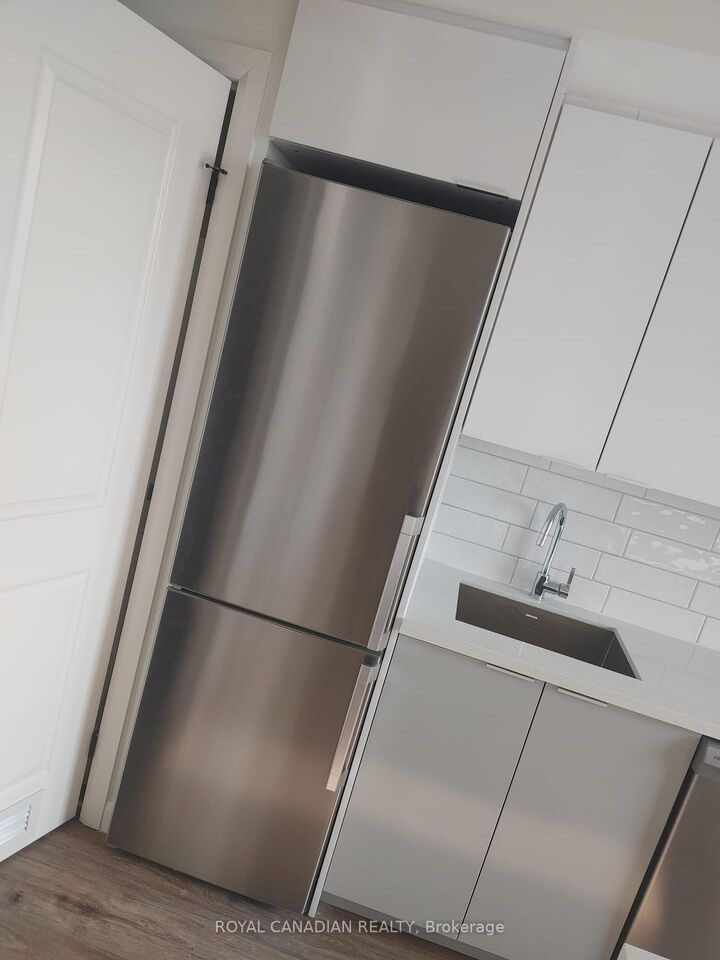 Property Photo: 7 Erie Avenue 506 ON N3S 0K5