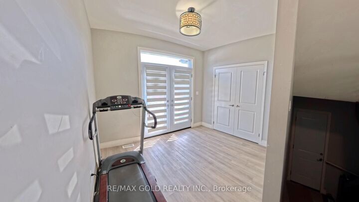 Property Photo: 246 Jeanine Street N ON P3B 0E5