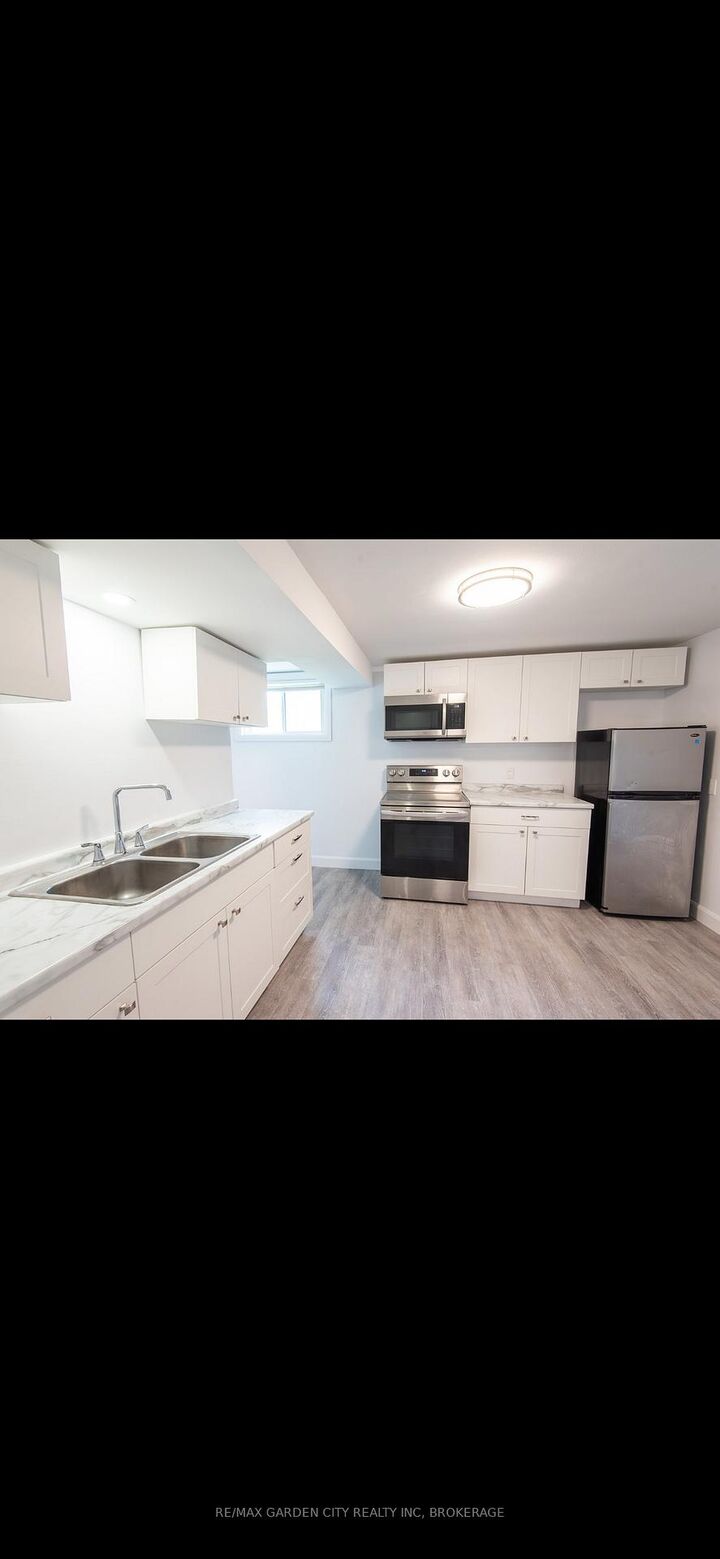 Photo de la propriété:  99 Beatrice Street A  ON L3B 2Z2 
