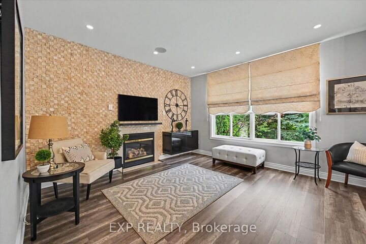 Property Photo: 2376 Oakhaven Drive ON L6M 4A4