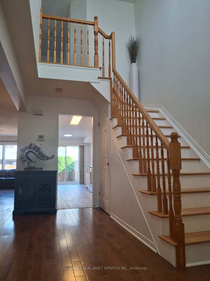 Property Photo:  1655 Jobin Crescent  ON K1J 1C4 