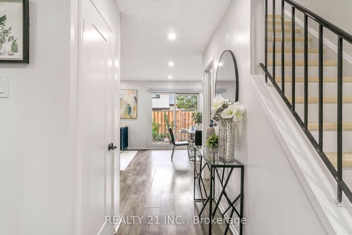 Property Photo:  45 Hansen Road N 101  ON L6V 3C5 