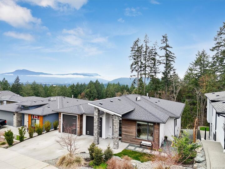 Property Photo: 6245 Highwood Dr BC V9L 0H5