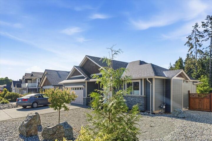 3825 Marjorie Way — photo 1
