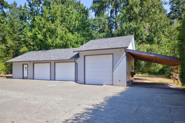 Property Photo: 3627 Cedardale Rd BC V0R 1L7