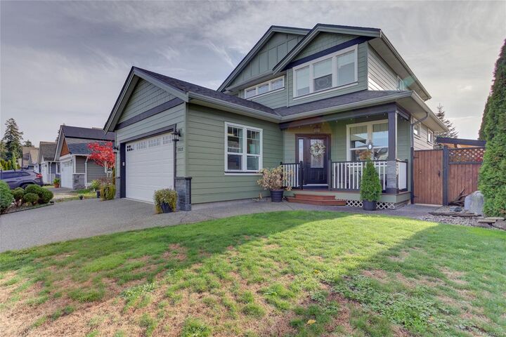 1922 Falcon Cres — photo 1