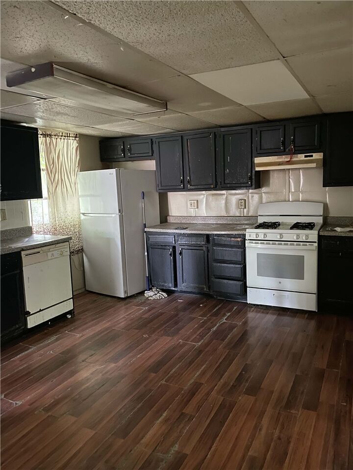 Property Photo:  132 Leneake  PA 15145 
