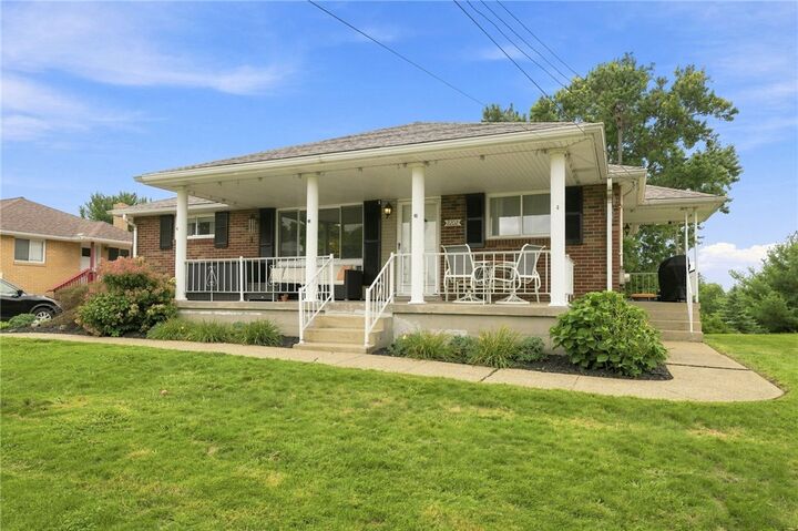 Property Photo:  2202 Juanita Dr  PA 15108 