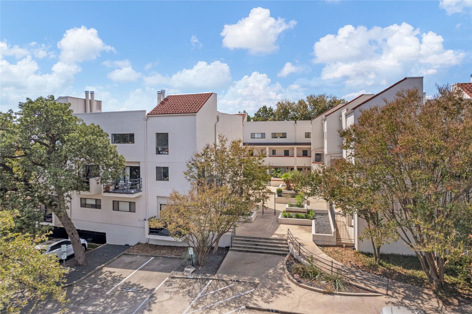 Property Photo:  2605 Enfield Road 221  TX 78703 