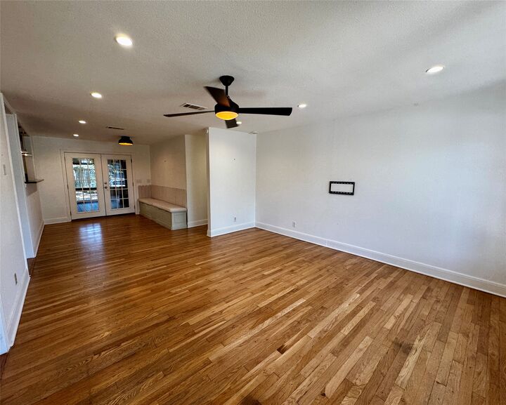 Property Photo: 2012 De Verne Street TX 78704