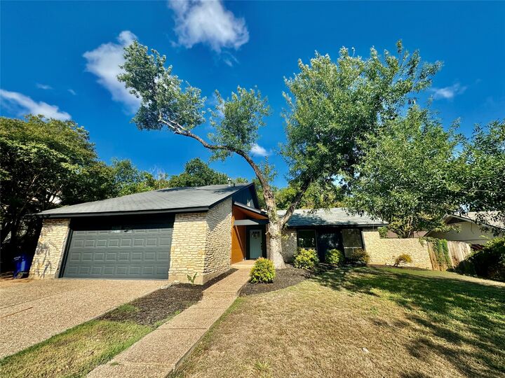 Property Photo: 9506 Stonebridge Drive TX 78758