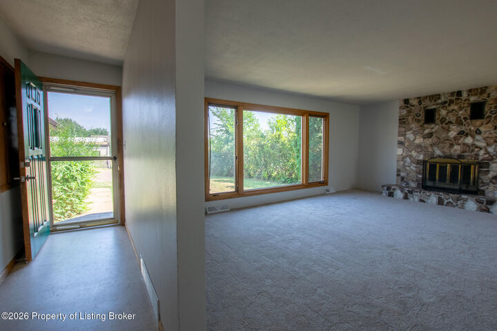 Property Photo: 911 2nd Avenue W ND 58601