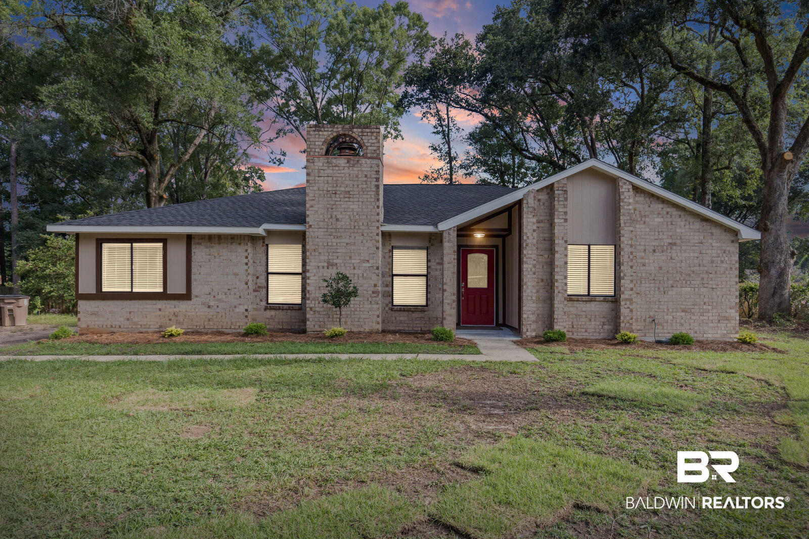 Property Photo: 6436 Southampton Way AL 36618