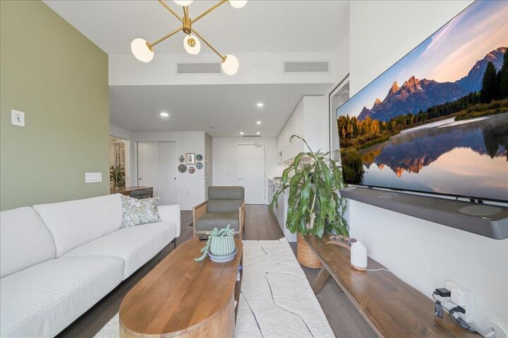 Property Photo:  901 Lougheed Highway 1810  BC V3K 3T3 