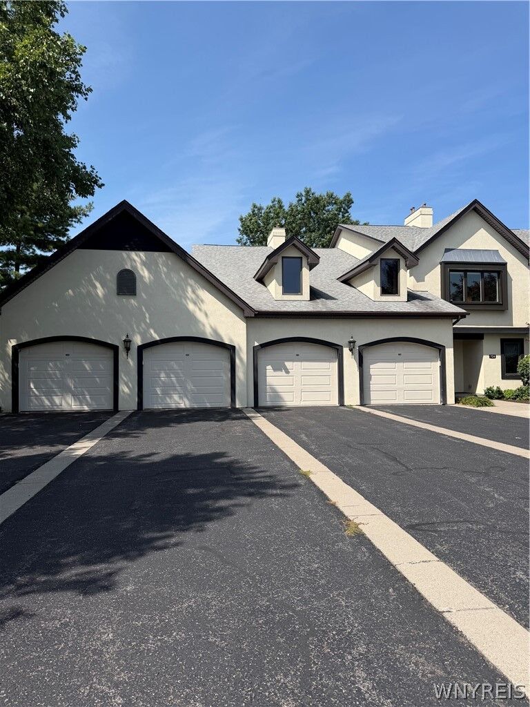 Property Photo: 724 Northridge Drive 220 NY 14092