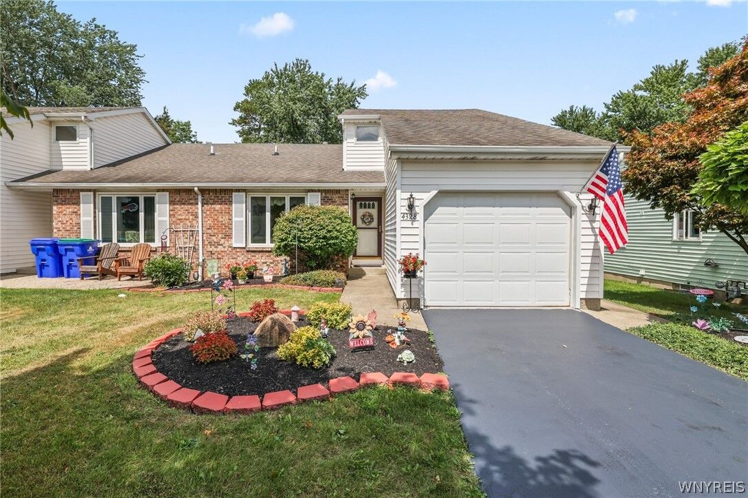 Property Photo:  4328 Twilight Lane  NY 14075 