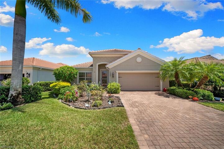 Property Photo: 14686 Sonoma Blvd FL 34114