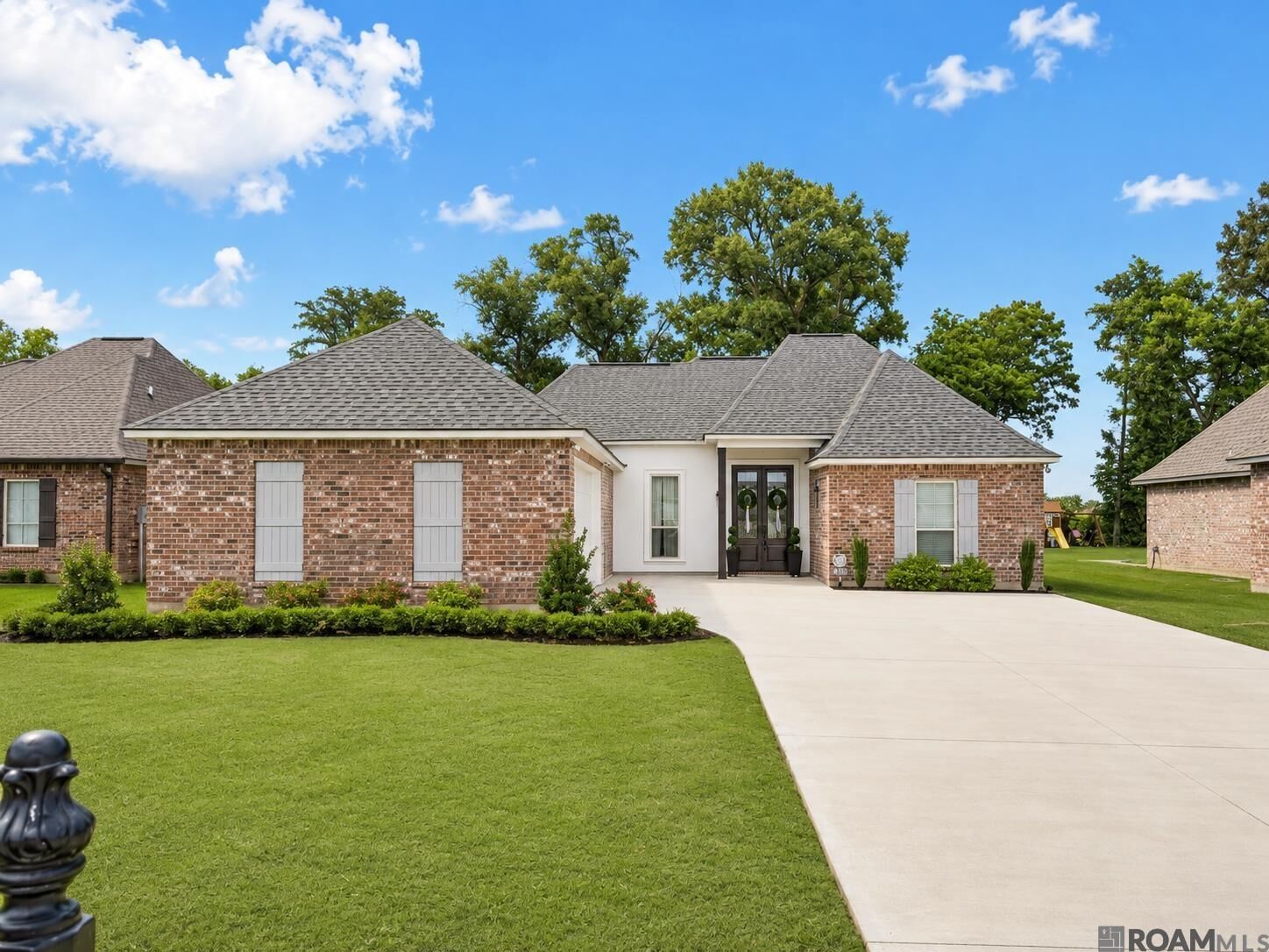 Property Photo: 4820 Pointe Prospect Dr LA 70762